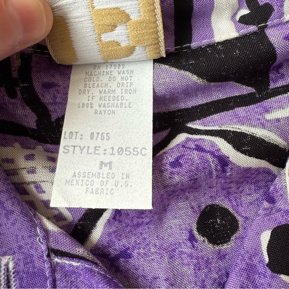 Vintage Button Down Hawaiian Floral Shirt - Picture 4 of 5